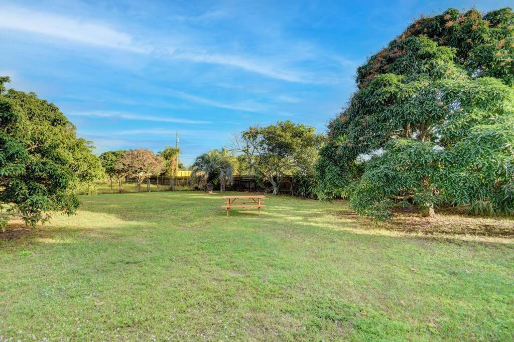 Ananda Farmhouse And Retreat. Lake Worth Beach Luaran gambar