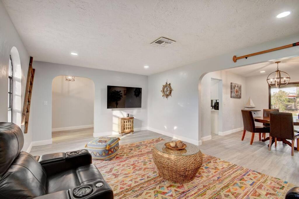Ananda Farmhouse And Retreat. Lake Worth Beach Luaran gambar