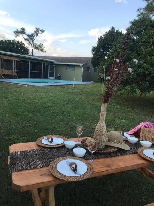 Ananda Farmhouse And Retreat. Lake Worth Beach Luaran gambar